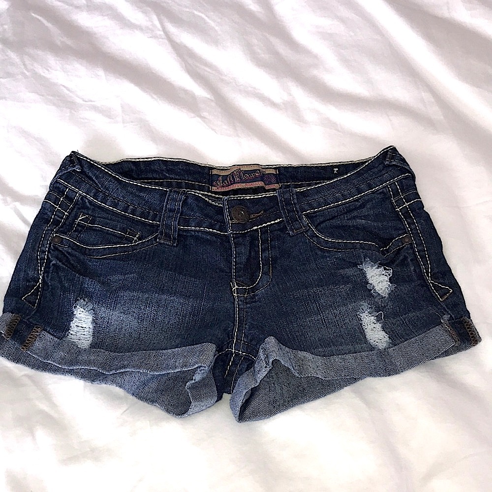 Wallflower short
